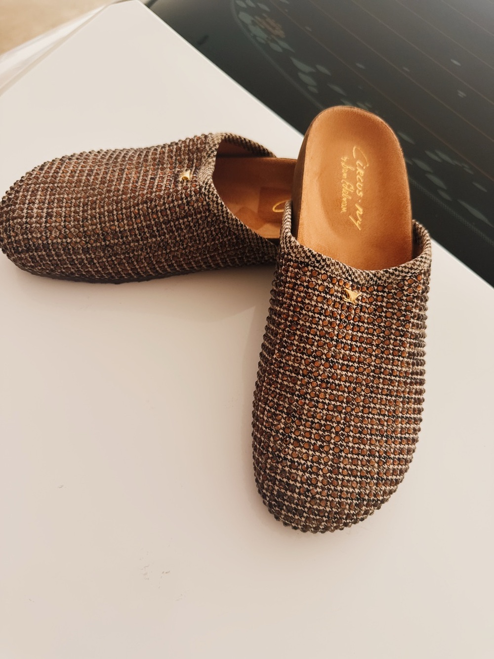 Slip-On rheinstones Mules in Brown and Tan
